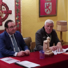 Manuel Belinchón y Pepe Estrada presentaron el torneo de minibasket del Colegio Leonés. DL