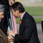 Karzai es recibido por el ministro de Asuntos Exteriores holandés