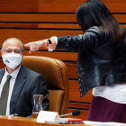 Luis Fuentes expulsa del Pleno de las Cortes a la procuradora y miembro de la Mesa Ana Sánchez. R. GARCÍA