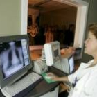 La fibrosis quística, que afecta a los pulmones,  es una enfermedad genética y hereditaria