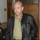 El juez Castro, ayer, tras dejar los juzgados.