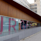 Una ambulancia estacionada en el área de urgencias del Hospital Joan XXIII de Tarragona.