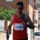Alberto González finalizó en el puesto 45 en La Coruña con un tiempo de 1h11.33.
