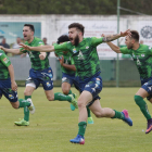 Los jugadores del Atlético Astorga se sienten muy arropados y cómodos en La Eragudina. JESÚS