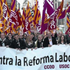 Reacción sindical. Manifestación contra la reforma laboral en Barcelona.