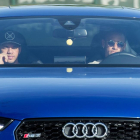 Neymar con su coche, el miércoles.