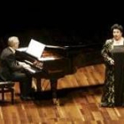 La soprano Cheryl Studer con el pianista Jonathan Alder