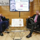 El alcalde de León, Antonio Silván, y el director del Diario de León, Joaquín S. Torné, en las ‘Conversaciones en torno a la Constitución en su 40 Aniversario’, organizadas por el Diario de León.