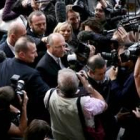 Ron Dennis a su llegada a la sede de la Federación Internacional del Automóvil (FIA) en París
