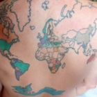 El viajero estadounidense se tatúa cada país que visita.