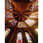 Imagen de las vidrieras de la Catedral durante la noche