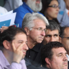 El ejecutivo del Arsenal, Richard Law, presenció el partido de la Deportiva desde el palco de El Toralín junto a Tomás Nistal.