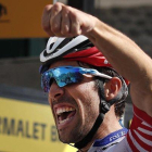Thibaut Pinot celebra la victoria en el Tourmalet.
