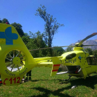 helicópetro sanitario del 112 que trasladó a uno de los heridos al Hospital de León.