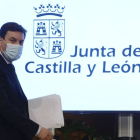 El consejero de Economía y Hacienda y portavoz en funciones de la Junta de Castilla y León, Carlos Fernández Carriedo, comparece este jueves en la rueda de prensa posterior al Consejo de Gobierno. NACHO GALLEGO