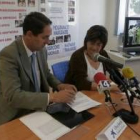 Pedro Sancho y Aurora María Salguedo en el momento de la firma del convenio