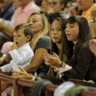 El público vibró con el estreno del Ademar en la Asobal