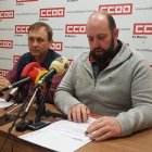 Jesús Crespo, izquierda, ayer junto a Ángel Manuel Santos. DL