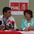 Victorina Alonso y Pedro Sánchez, en su visita a Astorga.