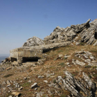 Trincheras de roca excavadas en la cumbre del Pico Fontañán.