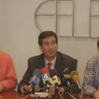 Evelio Domínguez, Javier Sanz y Manuel Luna, ayer durante la presentación de la campaña