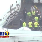 Rescate del maletero que se quedó encerrado en la bodega de un avión de Alaska Airlines.
