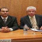 El ex vicerrector del campus del Bierzo con Hermida durante un acto en Ponferrada.