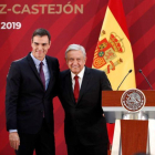 El presidente del Gobierno espanol Pedro Sanchez y el presidente de Mexico Andres Manuel Lopez Obrador.