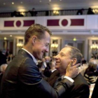 Michael Schumacher felicita a su «protector», Jean Todt.
