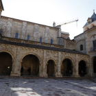 Claustro San Isidoro, donde Alfonso IX reunió al pueblo llano con los nobles y los representante de la iglesia. RAMIRO