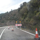 El vial que va de Carucedo a Puente está así desde hace meses.