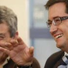 Miguel Martínez y Óscar López en un momento de la reunión con el Consejo Político del PSOE