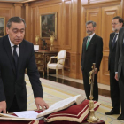 Sánchez Melgar jura su cargo ante el rey, en presencia de Mariano Rajoy y Carlos Lesmes. ZIPI
