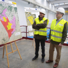 Jorge Álvarez y Gerardo García Dueñas visitaron ayer el sector XVII de los Payuelos. CAMPILLO