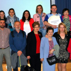 Imagen de familia de los apicultores reconocidos por su miel en la primera edición del concurso.