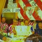 La Peña del Athletic «Catedral de León» celebró una tradicional cena llena de regalos