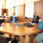 El Ayuntamiento de Astorga acogió la reunión de los alcaldes de Ponferrada, Olegario Ramón;  de Astorga, Juan José Alonso Perandones; y de Bembibre, Silvia Cao. DL