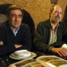 Manuel Rodríguez Pascual, a la izquierda, presenta hoy su libro sobre la trashumancia