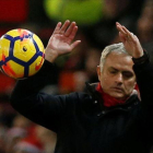 Mourinho, en un momento del partido ante el Burnley.