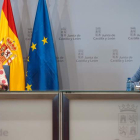Verónica Casado y Rocío Lucas, consejeras de Sanidad y Educación de Castilla y León, ayer en Valladolid. R. GARCÍA