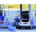 RETIRADA  LAS MÁQUINAS DE SISTEMA AUTOMÁTICO DE COBRO EN LA AUTOPISTA AP-66 EN EL PEAJE DE LA AUTOPISTA LEÓN - ASTURIAS  EN LA MAGDALENA