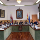 Los corporativos celebran un pleno ordinario para debatir nuevas propuestas para la ciudad. R. PRIETO