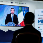 El ministro de Exteriores italiano, Luigi Di Maio, escucha al primer ministro Mario Draghi. ANGELO CARCONI