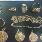 Algunas joyas recuperadas por la Guardia Civil. GUARDIA CIVIL
