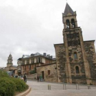 La iglesia de San Andrés, frente al castillo templario.