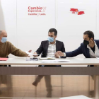 Luis Tudanca y los secretarios generales de UGT y CCOO, Faustino Temprano y Vicente Andrés. J.C. CASTILLO