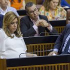 Susana Díaz junto a los diputados de su grupo
