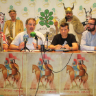 Daniel Falagán, Arsenio García, José Luis Carro y Javier Guzmán, junto al hasta ahora César y el Caudillo astur