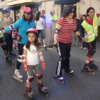 Los patinadores bañezanos completan una ruta de diez kilómetros.
