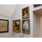 Una de las salas del Louvre en las que cuelgan los 31 cuadros sustraídos por la Alemania nazi. EFE